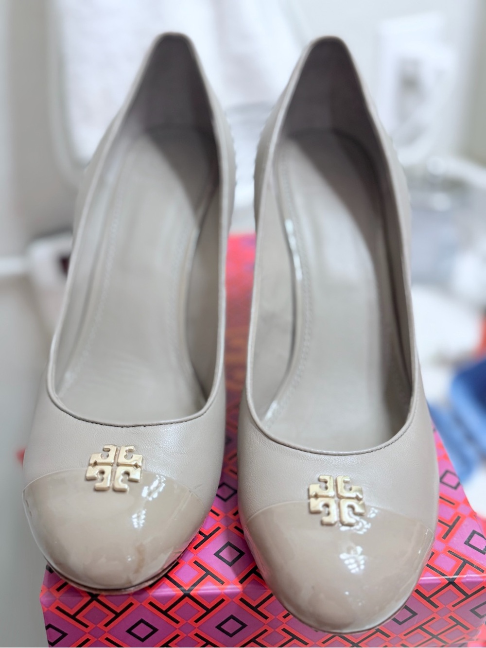 Tory Burch Nude Patent Cap-Toe Logo Pumps